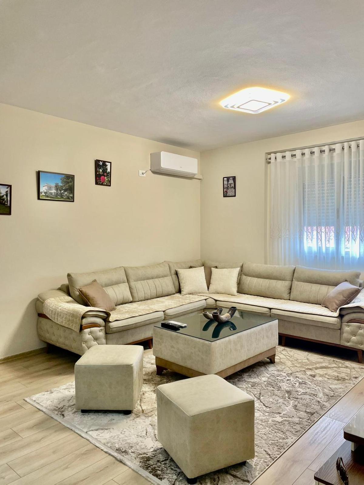 Adra'S Apartment Shkodër Екстериор снимка